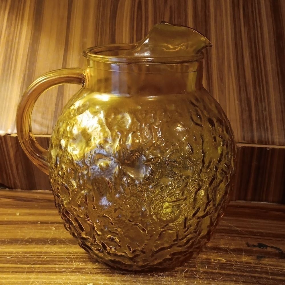 Vintage 1960s 70s Anchor ⚓️ Hocking amber gold pebbled glass pitcher